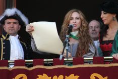 La actriz Marta Hazas ha pronunciado las Salvas de Honor de Ronda Romántica. // CharryTV