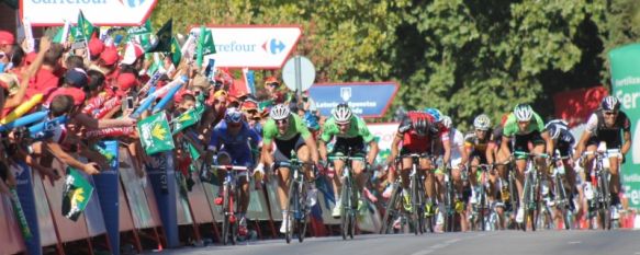 El alemán Degenkolb se impone en la etapa de La Vuelta con final en Ronda, Miles de personas han presenciado la llegada en las calles de la ciudad, que ha sido tendencia nacional en la red social Twitter , 27 Aug 2014 - 19:59