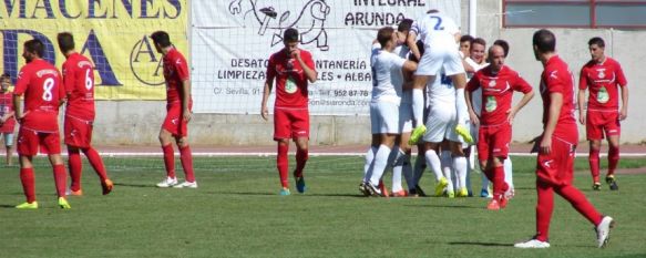 El CD Ronda se hace fuerte como local y derrota con solvencia a Los Villares (3-0), Raúl Segura, Chikini y Rubén Cervera marcaron los tantos del conjunto blanco, que suma ocho triunfos consecutivos en la Ciudad Deportiva, 14 Sep 2014 - 14:50