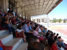 Buen ambiente en la Ciudad Deportiva, con presencia de unos 500 espectadores. // Miguel Ángel Mamely