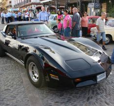 Los coches recorrieron las principales calles de la ciudad. // CharryTV