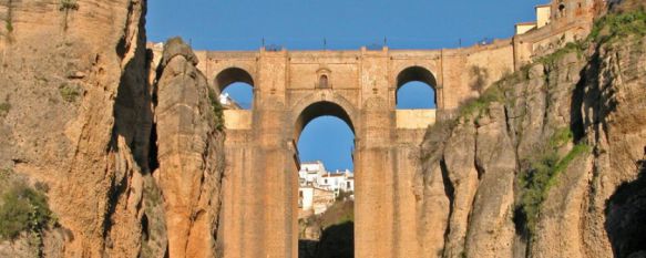 El Puente Nuevo ya cuenta con los anclajes necesarios para el desarrollo de la prueba. // Turismo de Ronda.