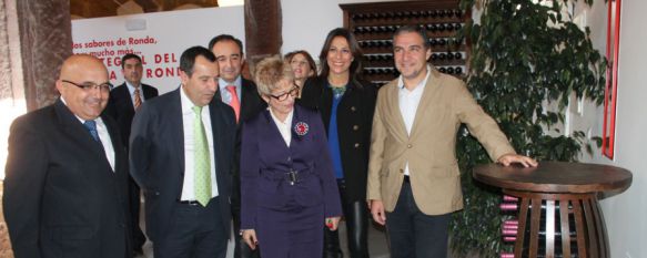 La consejera de Agricultura, Elena Víboras, inaugura el Centro Integral del Vino, El proyecto ha contado con una inversión superior a los 3,5 millones de euros, 06 Nov 2014 - 17:54