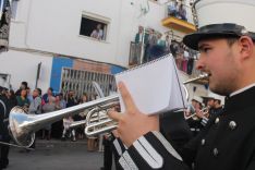 La Agrupación Musical Santa Cruz de Huelva acompañó al Señor.  // CharryTV