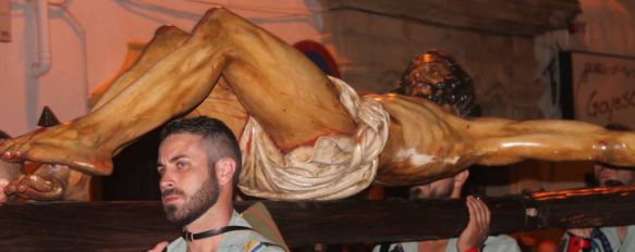 El Cristo de la Buena Muerte fue portado por Caballeros Legionarios del IV Tercio. // CharryTV