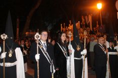 Representantes de otras hermandades de Pasión y Gloria acompañaron a la Hermandad de La Soledad.  // CharryTV