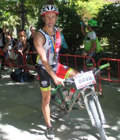 Dominique Fernando Wymmersch ganó con autoridad en duatlón masculino. // CharryTV