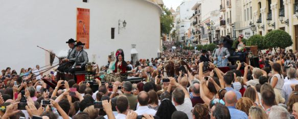 Entrada de los carruajes a la plaza de toros en la tarde del sábado. // CharryTV