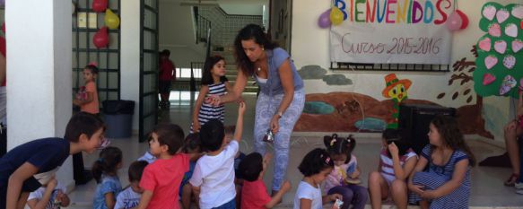 Alumnos del Colegio Martín Pinzón en su primer día de clase. // CharryTV