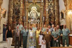 Familiares de los legionarios estuvieron presentes en el acto, así como miembros de la Hermandad de la Virgen de la Paz y del Ayuntamiento. // CharryTV