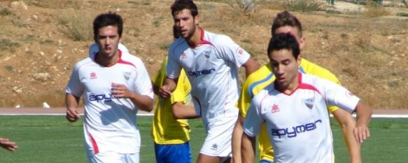 Derrota del C.D. Ronda en el Campo de la Federación ante el Atco. Malagueño, El conjunto que entrena Jaime Molina desarboló en la primera mitad a los rondeños y se impuso por un claro 4-0, 12 Oct 2011 - 16:20