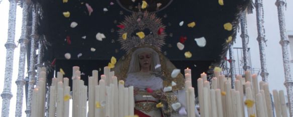 El Prendimiento pudo completar su itinerario en un inestable Domingo de Ramos, La Hermandad atrasó una hora su salida procesional desde San Cristóbal a consecuencia de la lluvia, 21 Mar 2016 - 11:35