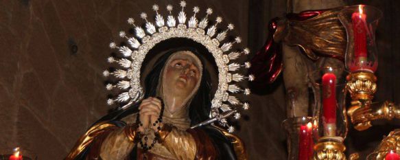 Las calles de Ronda enmudecen ante el recogimiento y majestuosidad del Silencio, El Cristo de la Sangre y Nuestra Señora del Mayor Dolor congregaron a multitud de fieles durante todo su itinerario, 23 Mar 2016 - 19:10