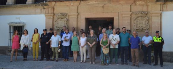 Representantes de partidos políticos y ciudadanos condenan el atentado de Orlando, Se ha guardado un minuto de silencio como muestra de absoluto rechazo por el asesinato de 50 personas
 , 14 Jun 2016 - 18:59