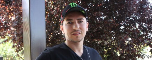 Jorge Lorenzo participa en un curso de conducción segura para motoristas en Ascari, El tricampeón de MotoGP ha dado algunos consejos y recomendaciones de pilotaje a numerosos aficionados, 08 Jul 2016 - 13:54