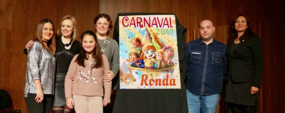 Laura Romero, Carmen y Francisco Javier González Urda, protagonistas del Carnaval 2017, Se ha presentado el cartel, realizado por Rubén Valle, en un acto que ha contado con la actuación de Juan Carlos Aragón, 23 Jan 2017 - 19:43