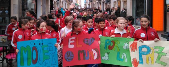 Los colegios de Ronda se unen en una marcha por la Paz y la No Violencia, Los centros educativos de la ciudad vienen celebrando este acto desde hace diecisiete años, 01 Feb 2017 - 16:59