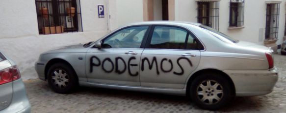 La Policía investiga la autoría de numerosas pintadas en fachadas y vehículos , En la mayoría de ellas, localizadas en La Dehesa y el casco histórico, se podía leer la palabra Podemos , 19 Feb 2017 - 17:18