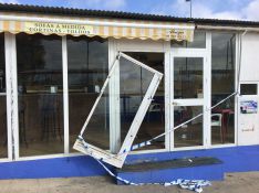 Destrozos en el bar del campo de césped artificial de El Fuerte // CharryTV