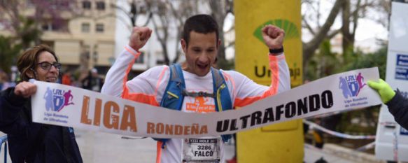 El catalán, realizando su entrada en la línea de meta de la Alameda del Tajo // Pedro Chito