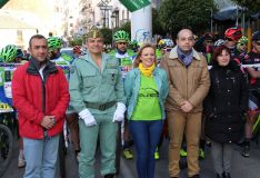 Representantes del equipo de gobierno junto al coronel jefe del 4º Tercio, Ramón Armada // Manolo Guerrero