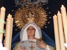 La Virgen estrenaba un precioso rostrillo. // CharryTV