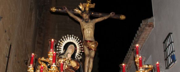 La noche del Miércoles Santo se ilumina con la penitencia del Silencio, La Hermandad del Santísimo Cristo de la Sangre y Nuestra Señora del Mayor Dolor ha recuperado este año los cantos gregorianos, 13 Apr 2017 - 00:58