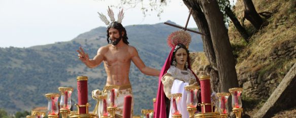 El paso jubiloso del nuevo Resucitado pone el broche de oro a la Semana Santa, La Hermandad también ha estrenado hábitos y otros enseres en el Domingo de Resurrección, 15 Apr 2017 - 18:05