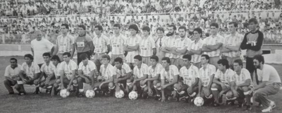 Una muestra fotográfica trae a Ronda la historia del campo de fútbol malagueño de la Rosaleda, La exposición está situada en la piscina municipal cubierta y podrá visitarse hasta el próximo día 26, 17 Oct 2017 - 19:16