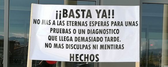 Una rondeña inicia una recogida de firmas para exigir al SAS mejoras en la atención médica, Eva Durán sufre espondiloartrosis degenerativa y lleva años demandando que se reduzcan las listas de espera y se pueda optar a la libre elección de especialistas, 02 Nov 2017 - 17:48