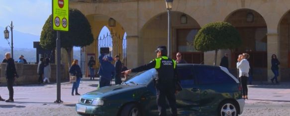 Imagen de la Plaza de España en las primeras horas de regulación del tráfico.  // CharryTV