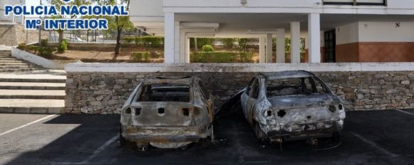 Detenido tras encargar a unos conocidos que quemaran el coche de la pareja de su exnovia, El fuego calcinó dos vehículos y dañó la persiana de una vivienda , 08 Feb 2018 - 13:46