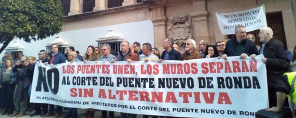 Éxito de asistencia en la segunda manifestación en contra de la regulación del Puente Nuevo, Desde la plataforma aseguran que van a continuar con sus demandas hasta que el Ayuntamiento dé marcha atrás a la medida, 19 Feb 2018 - 17:15