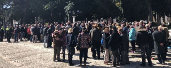 Imagen de la concentración ante el Ayuntamiento de Ronda  // CharryTV