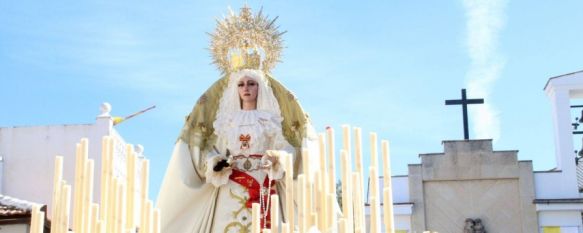 Salida de la Virgen de la Paloma desde San Antonio de Padua en el Domingo de Ramos del pasado año // CharryTV