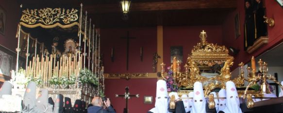 La Hermandad del Santo Entierro tampoco puede realizar su estación de penitencia , El Barrio de San Francisco vuelve a volcarse con sus Titulares: Cristo Yacente y Nuestra Señora de la Soledad , 30 Mar 2018 - 22:39