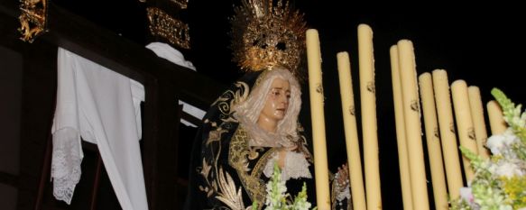 El viento y la amenaza de lluvia obligan a la Hermandad de La Soledad a acortar su recorrido , La entrada en el templo de La Merced ha llegado una hora antes del horario establecido inicialmente , 30 Mar 2018 - 22:58