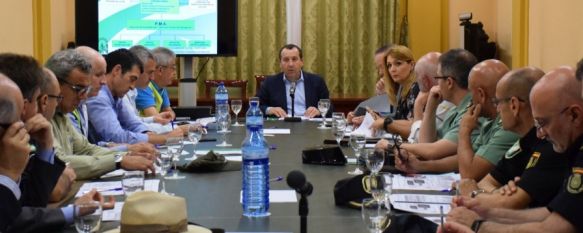 El delegado del Gobierno andaluz preside junto al delegado territorial de Medio Ambiente y Ordenación del Territorio el comité asesor del Plan INFOCA // CharryTV