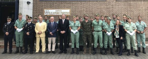 Los alumnos del curso, junto a mandos militares, representantes del SEPE y varios docentes  // Manolo Guerrero 