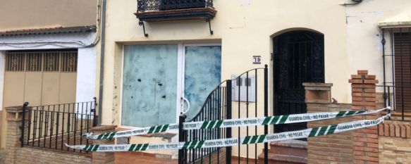 Arriate decreta tres días de luto por la muerte de un menor y su padre en un incendio, Las tres personas rescatadas de la vivienda donde se produjo el fuego ya han sido dadas de alta de Urgencias en el Hospital de la Serranía, 05 Nov 2018 - 10:56