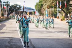 Imagen del desfile, que tuvo lugar en el Patio de Armas del Acuartelamiento de Ronda  // Chito 