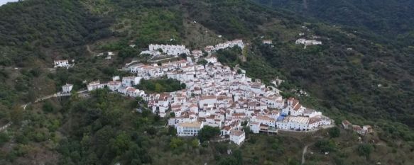 Cada dos años, desde hace 25 años, una decena de artistas nacionales e internacionales exponen sus proyectos en Genalguacil, por lo que recibe el nombre de Cada dos años, desde hace 25 años, una decena de artistas nacionales e internacionales exponen sus proyectos en Genalguacil, por lo que recibe el nombre de