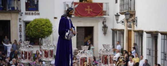 La Hermandad de Los Gitanos estrenaba túnica para Nuestro Padre Jesús de la Salud. // Juan Velasco