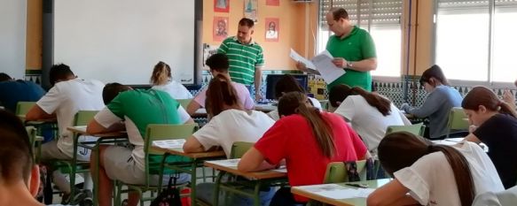 En el primer día de esta prueba los alumnos se han examinado de las asignaturas de la Fase General: Lengua y Literatura, Lengua Extranjera e Historia de España. // CharryTV