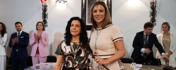 Mª Paz Fernández (PP) se convierte por tercera vez en alcaldesa de Ronda , La candidata del Partido Popular ha contado con el apoyo de los ediles de APR, con los que gobernará en coalición y de Ciudadanos, que finalmente estará en la oposición, 15 Jun 2019 - 10:46