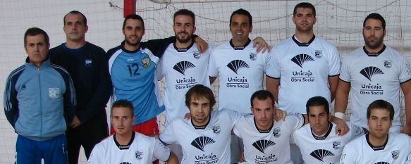 La A.D. Balonmano Ronda suma su segunda derrota ante Innovasur Santa Fe, El conjunto de José Manuel Ortega cayó por 27 a 16 y tratará de sumar sus primeros puntos el sábado ante el Balonmano Gades., 08 Nov 2010 - 20:15