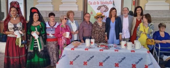 Cruz Roja celebra su Día de la Banderita junto a los colectivos de mayores Arunda y Amaro, En la tradicional campaña de recaudación de la entidad, con más de un siglo de vida, han colaborado varias presidentas de las Damas Goyescas de las últimas ferias, 01 Oct 2019 - 19:08