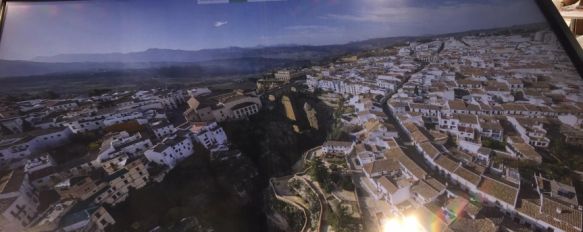 Una de las vistas aéreas de Ronda en el stand Turismo de la Costa del Sol. // CharryTV