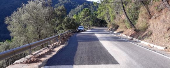 Imagen de los trabajos ejecutados en la vía que une Algatocín con Jubrique (la MA-8305). // Diputación de Málaga