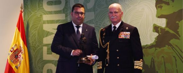 El jefe del Cuarto Militar del Rey, Juan Ruiz Casas, entrega a Charry TV el Premio Defensa 2019 , El acto estuvo presidido por la ministra de Defensa, Margarita Robles y contó con la presencia de la ministra de Sanidad, María Luisa Carcedo , 27 Nov 2019 - 16:26